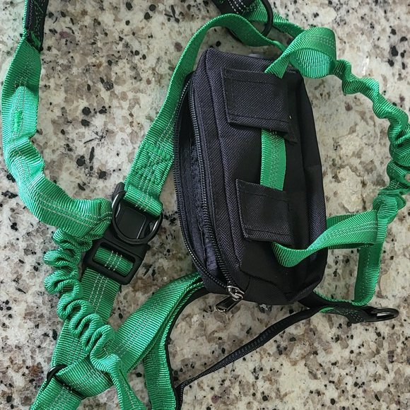 Hands Free Dog Leash with fanniepack - Picture 1 of 1